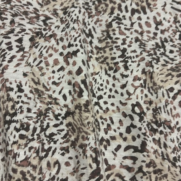 Maurice’s 24/7 Black and brown and white  Asymmetrical Blouse size Large - Picture 2 of 6